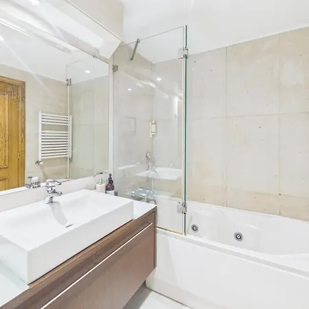 2br W/ Balcony - Heart Of | By Airnest דירה *