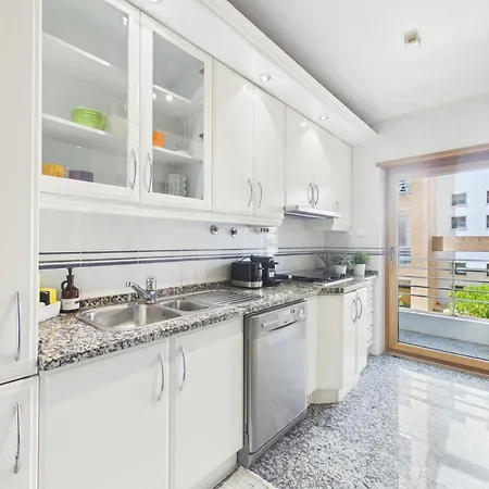 2br W/ Balcony - Heart Of | By Airnest קסקאיס